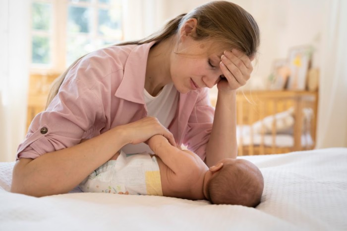 how to help a friend with postpartum depression