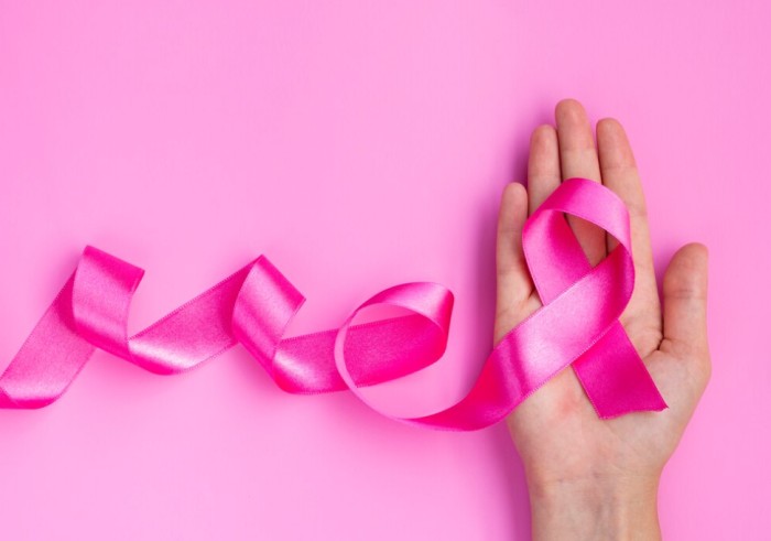 12 signs of breast cancer revealed